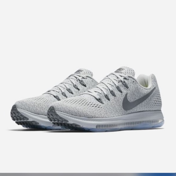 Nike Shoes - Air max grey with bubble